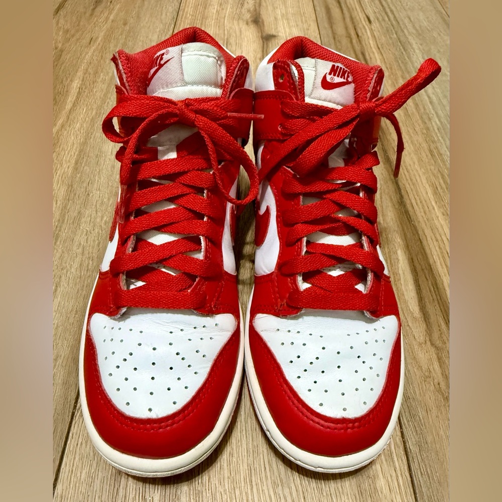 Nike Dunk High GS Sneakers Championship White and Red, Size 4Y DB2179-106 EUC - Picture 2 of 10